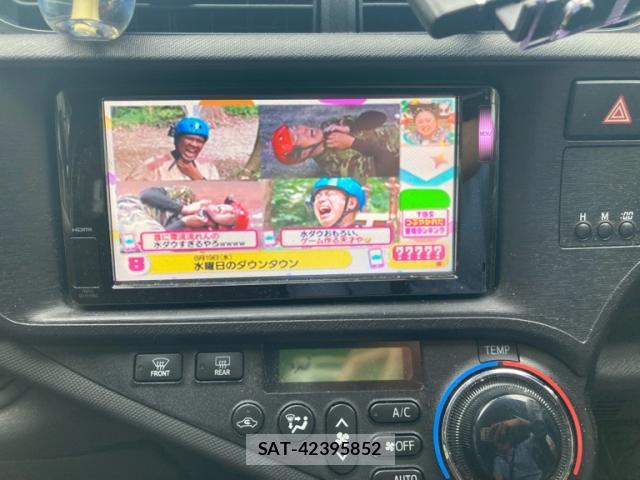 Toyota AQUA 2012-11 8648543-17