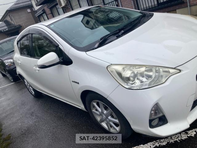 Toyota AQUA 2012-11 8648543-2