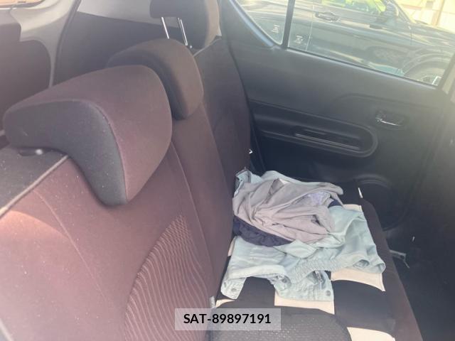 Toyota AQUA 2015-03 8648617-10