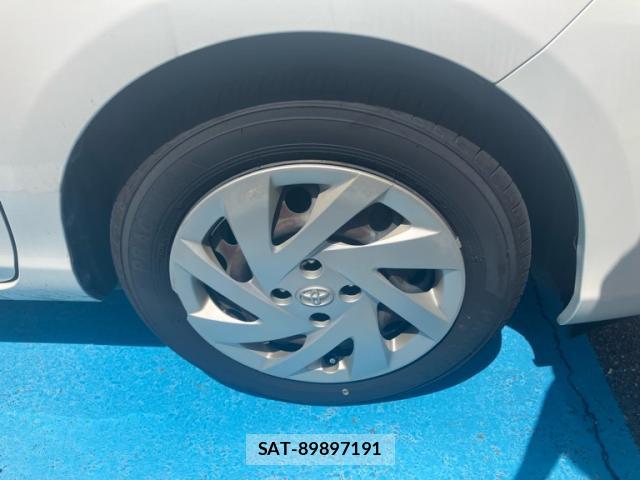 Toyota AQUA 2015-03 8648617-12