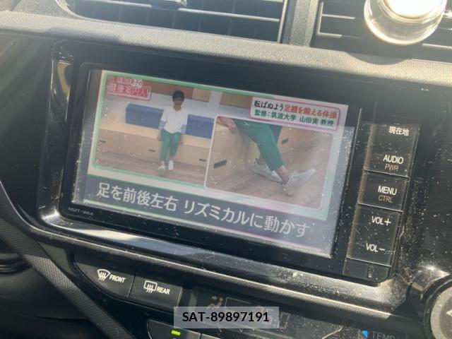 Toyota AQUA 2015-03 8648617-16