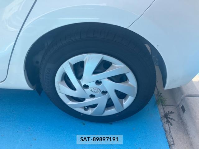 Toyota AQUA 2015-03 8648617-4