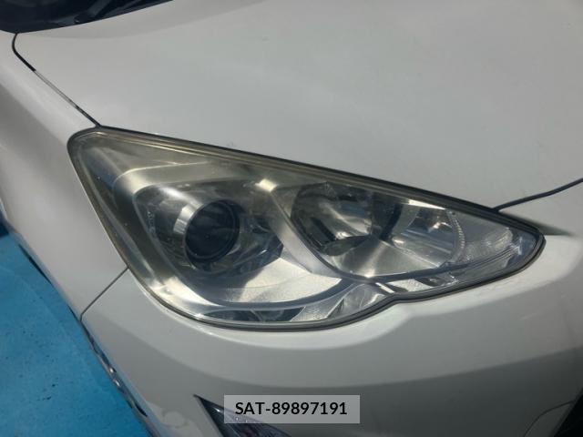 Toyota AQUA 2015-03 8648617-6