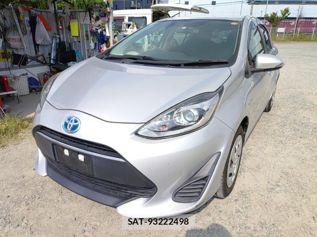 Toyota AQUA 2017-08 8648634-0