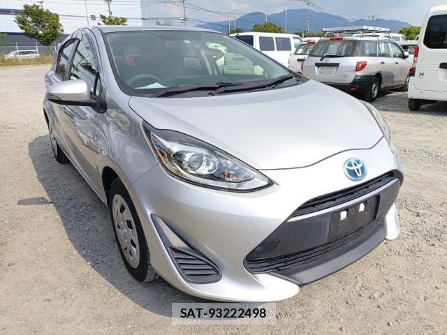 Toyota AQUA 2017-08 8648634-3