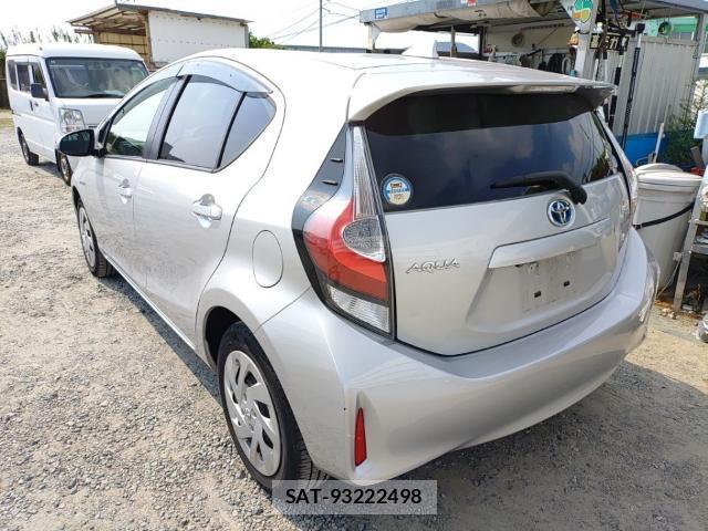 Toyota AQUA 2017-08 8648634-5