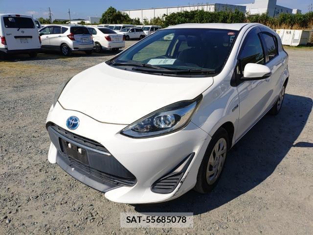 Toyota AQUA 2017-08 8648636-0