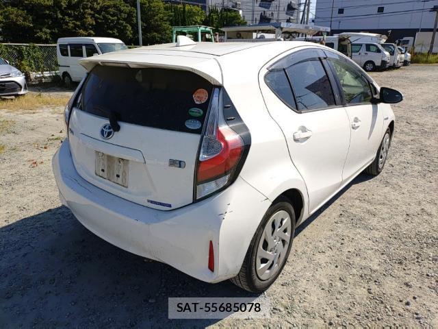 Toyota AQUA 2017-08 8648636-4