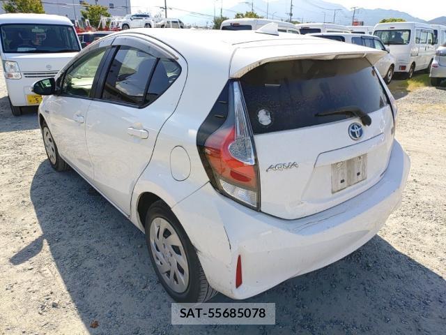Toyota AQUA 2017-08 8648636-5