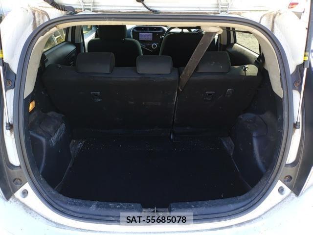 Toyota AQUA 2017-08 8648636-7