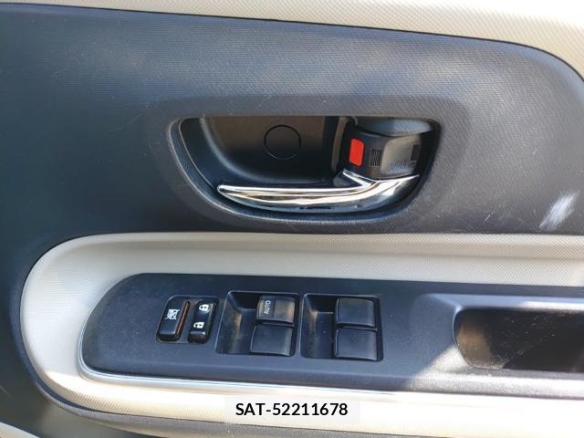 Toyota AQUA 2013-08 8648641-13