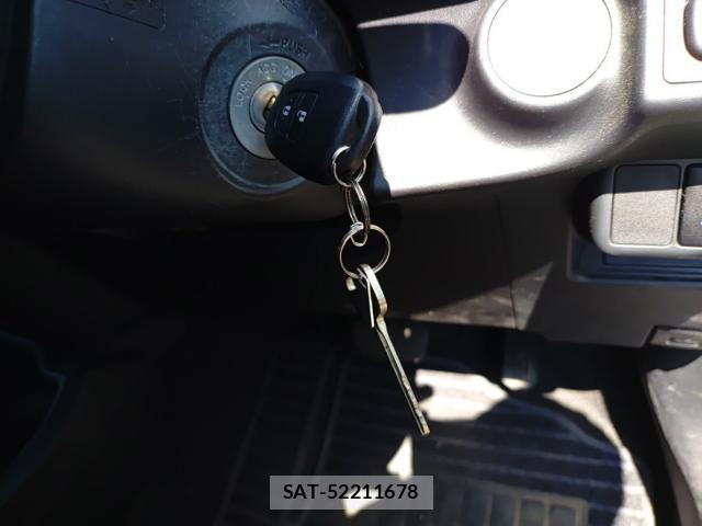 Toyota AQUA 2013-08 8648641-14