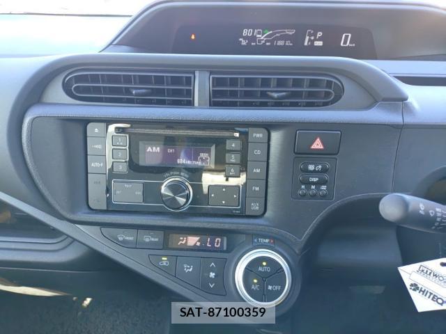Toyota AQUA 2015-08 8648644-10