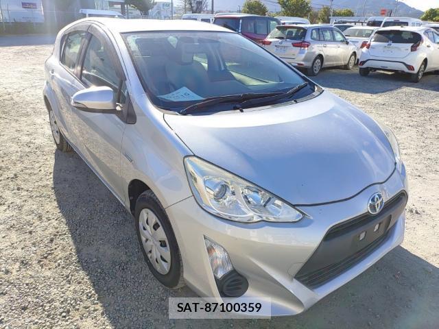 Toyota AQUA 2015-08 8648644-3