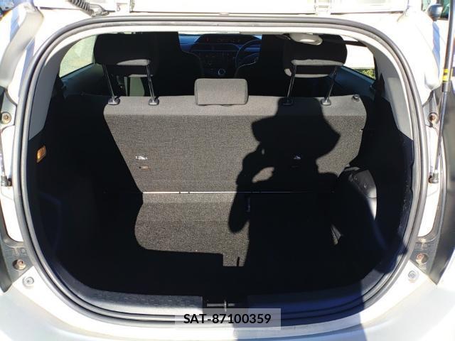 Toyota AQUA 2015-08 8648644-7
