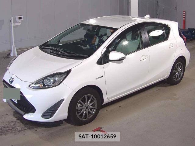 Toyota AQUA 2018-05 8648921-5