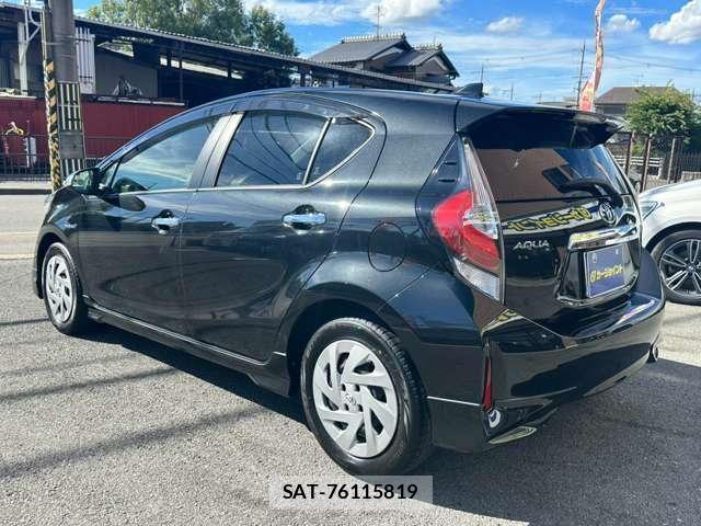 Toyota AQUA 2018-01 8649106-1