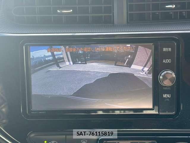 Toyota AQUA 2018-01 8649106-4