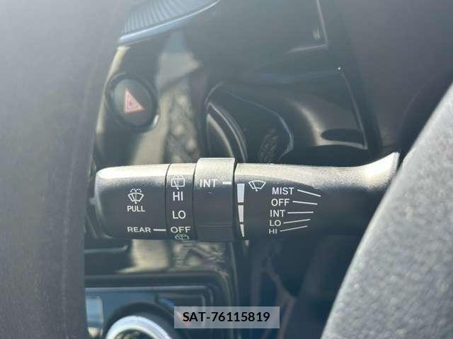 Toyota AQUA 2018-01 8649106-6