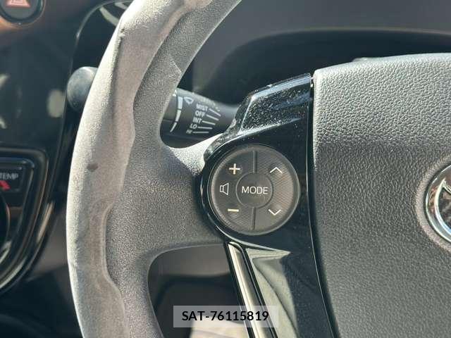 Toyota AQUA 2018-01 8649106-7