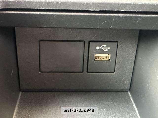 Toyota AQUA 2021-08 8649116-13