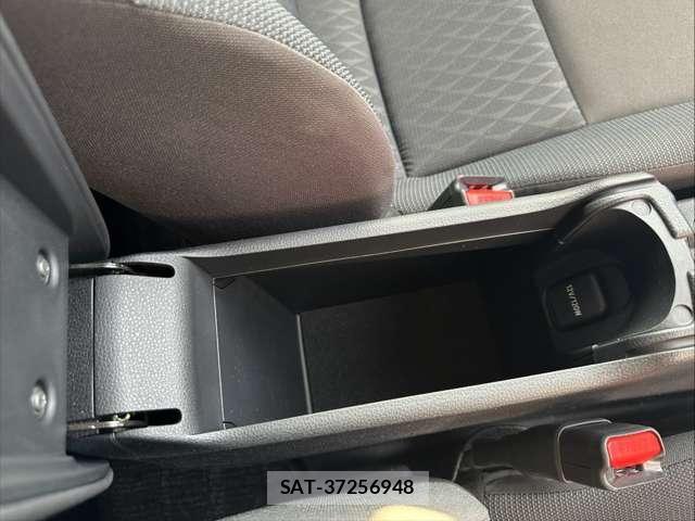 Toyota AQUA 2021-08 8649116-14