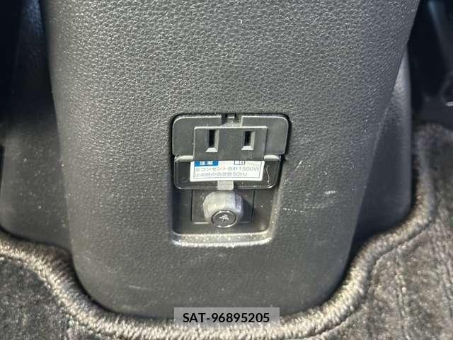 Toyota AQUA 2023-08 8649118-12