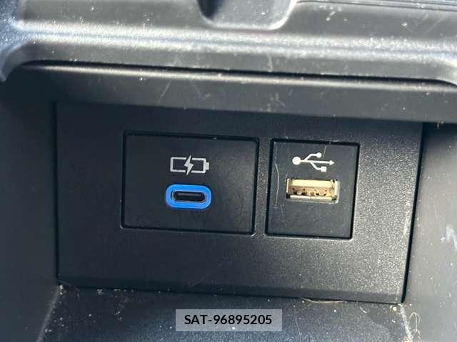 Toyota AQUA 2023-08 8649118-13