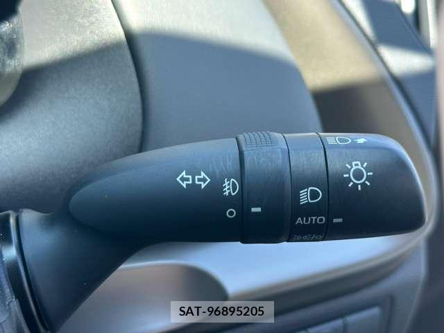 Toyota AQUA 2023-08 8649118-9