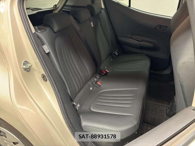 Toyota AQUA 2021-10 8649247-5