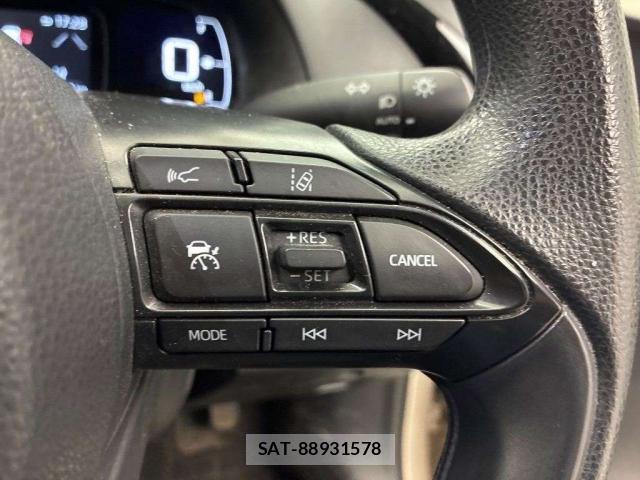 Toyota AQUA 2021-10 8649247-6