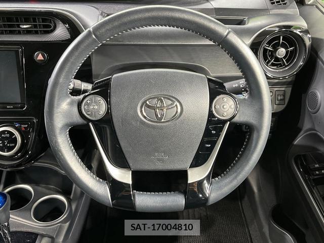 Toyota AQUA 2018-01 8649353-10