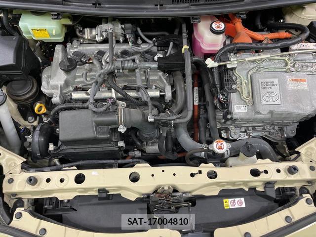 Toyota AQUA 2018-01 8649353-17