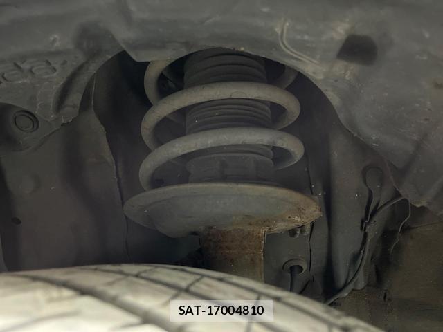 Toyota AQUA 2018-01 8649353-19