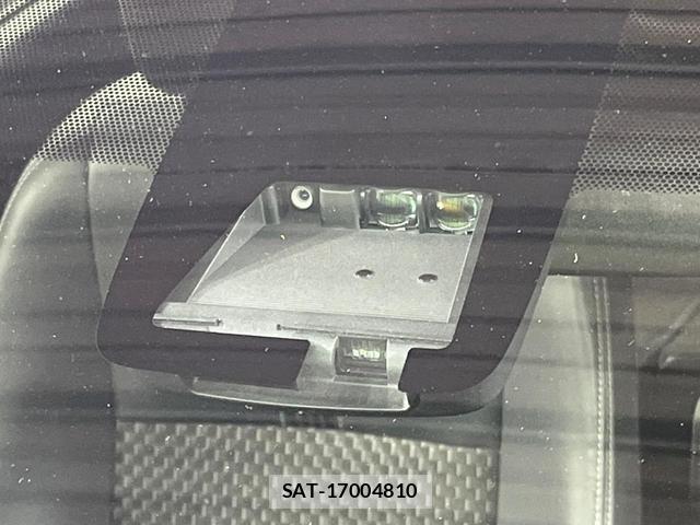 Toyota AQUA 2018-01 8649353-2