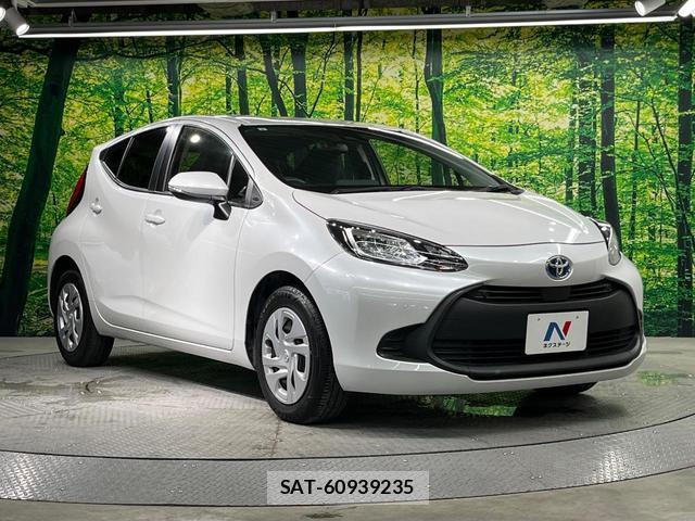 Toyota AQUA 2023-08 8649355-15