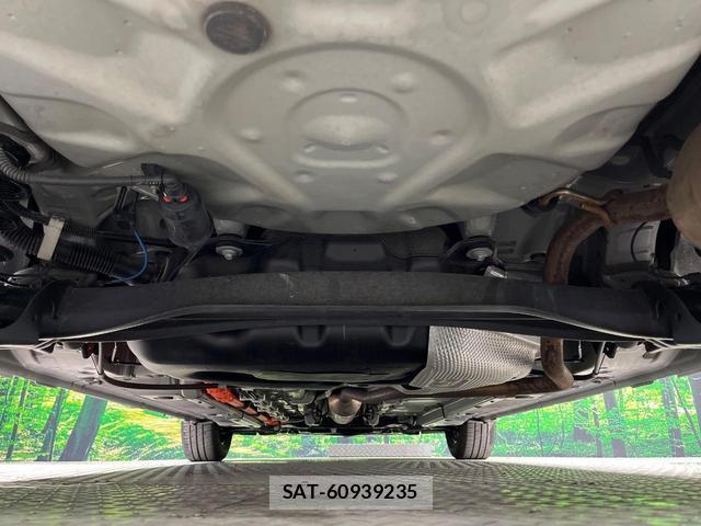 Toyota AQUA 2023-08 8649355-18