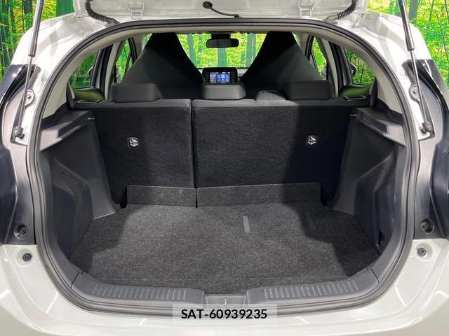 Toyota AQUA 2023-08 8649355-9