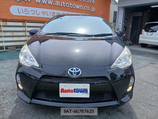 Toyota AQUA 2014-03 8649462-15