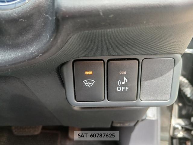 Toyota AQUA 2014-03 8649462-16