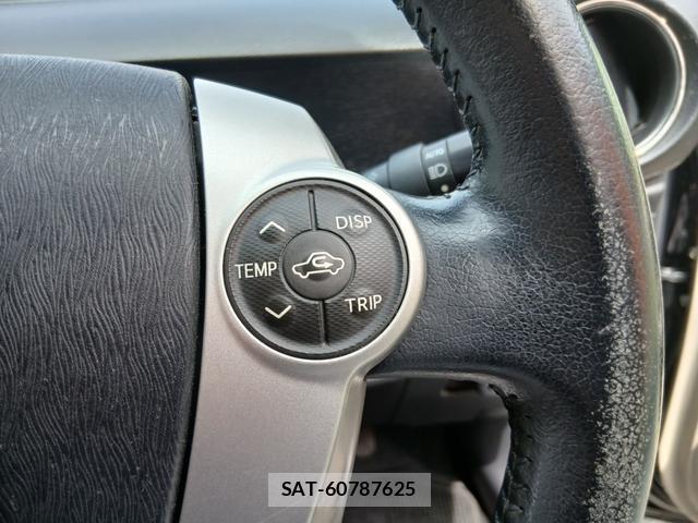 Toyota AQUA 2014-03 8649462-19