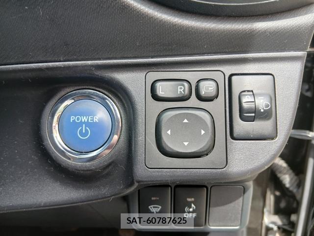 Toyota AQUA 2014-03 8649462-4