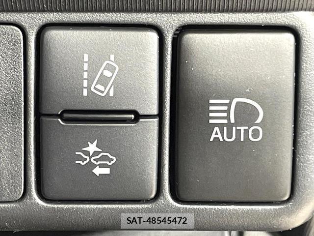 Toyota AQUA 2016-07 8649807-4