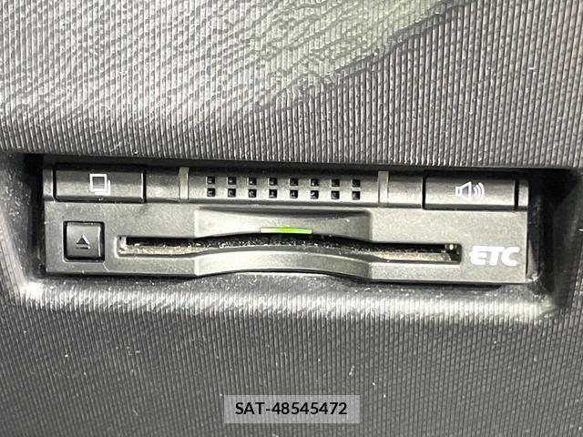 Toyota AQUA 2016-07 8649807-6