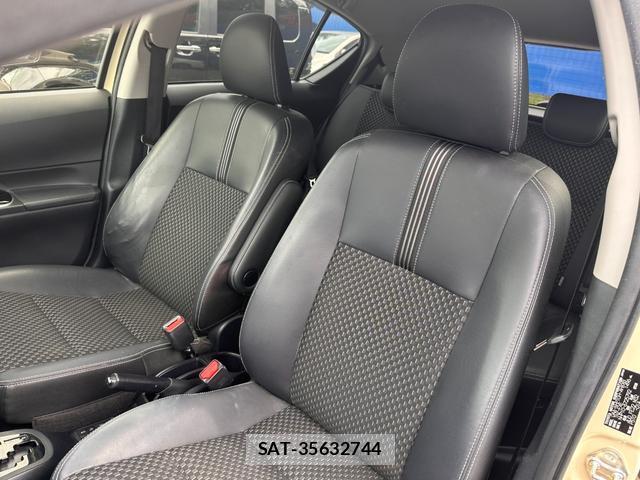 Toyota AQUA 2018-03 8649976-12