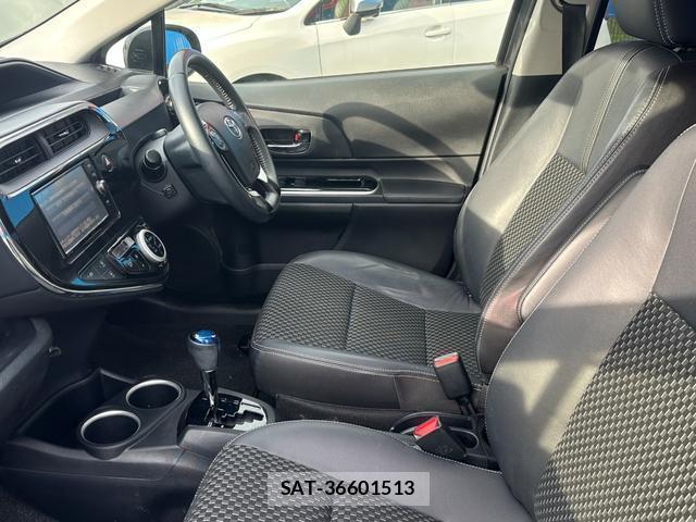 Toyota AQUA 2017-09 8649980-10