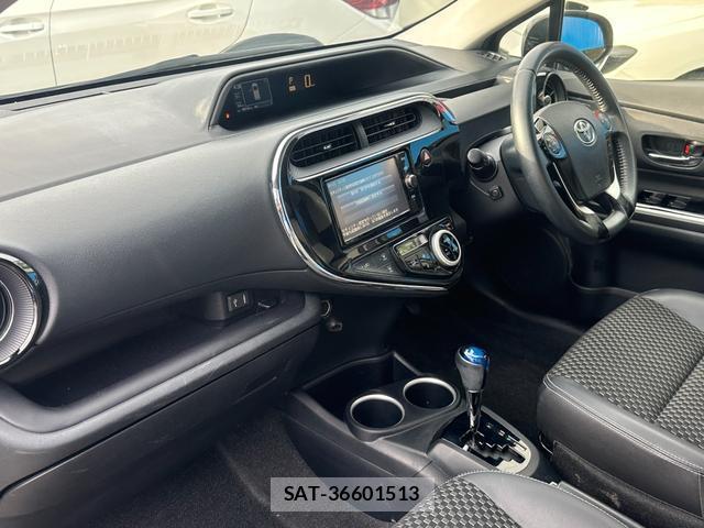 Toyota AQUA 2017-09 8649980-11