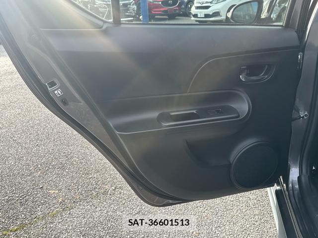 Toyota AQUA 2017-09 8649980-13