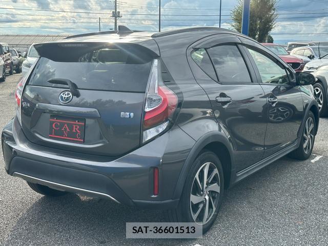Toyota AQUA 2017-09 8649980-5
