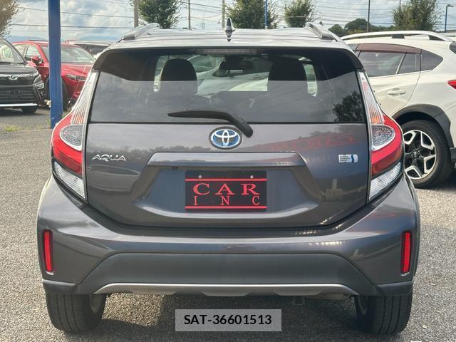Toyota AQUA 2017-09 8649980-6
